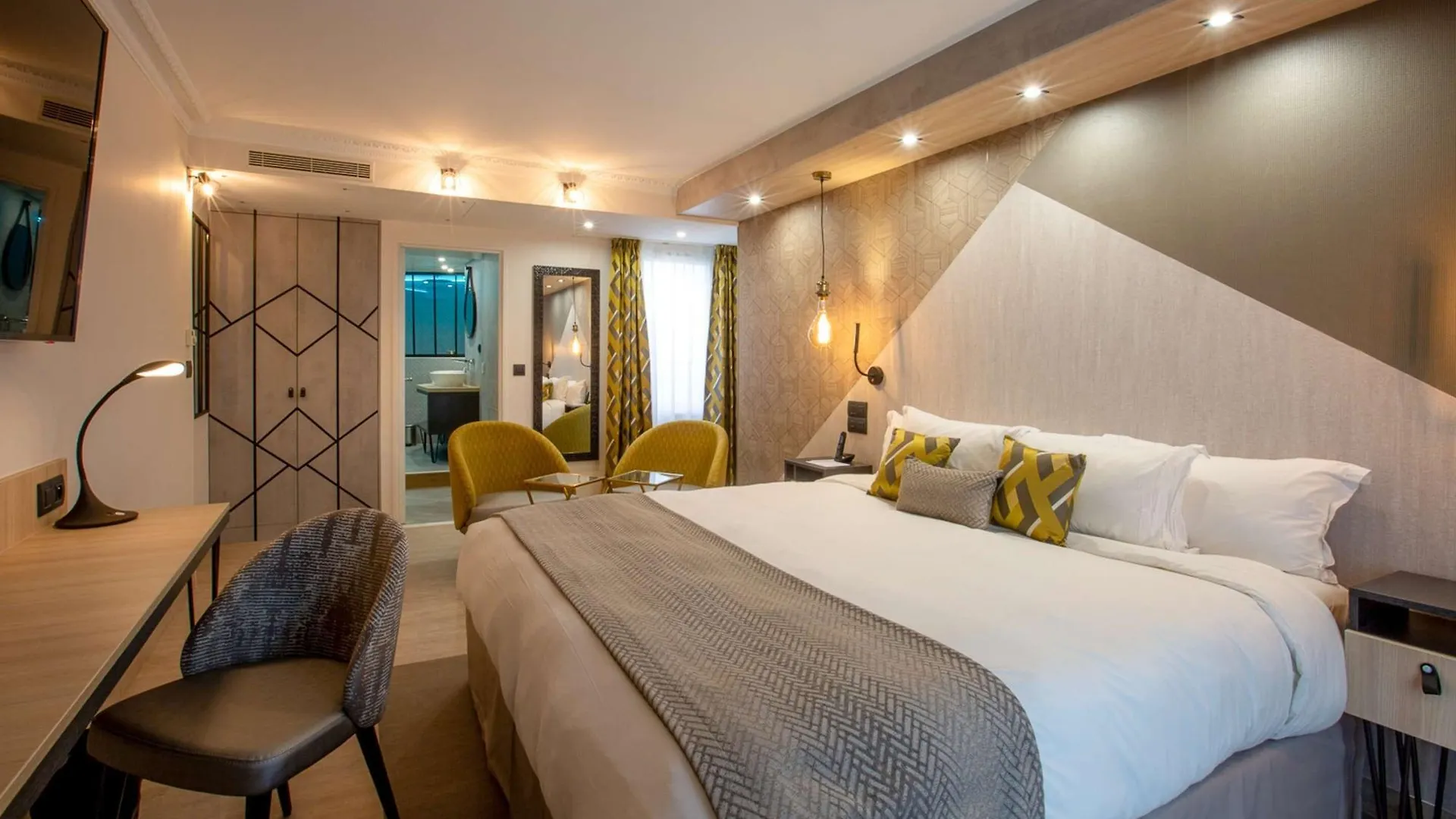 Best Western Plus Opera Batignolles Paris 4*,  Frankrig