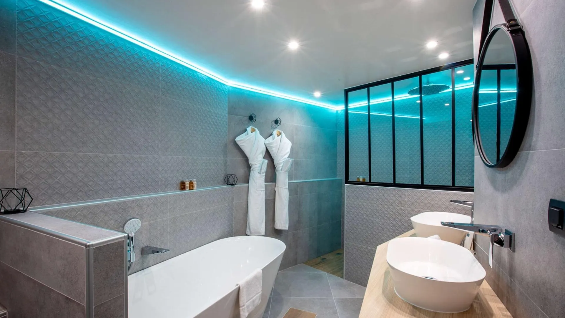 Best Western Plus Opera Batignolles Paris 4*,